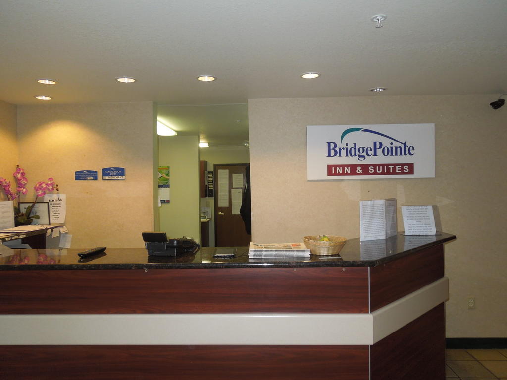 Bridgepointe Inn & Suites Toledo-Perrysburg-Rossford-Oregon-Maumee By Hollywood Casino Northwood Ngoại thất bức ảnh