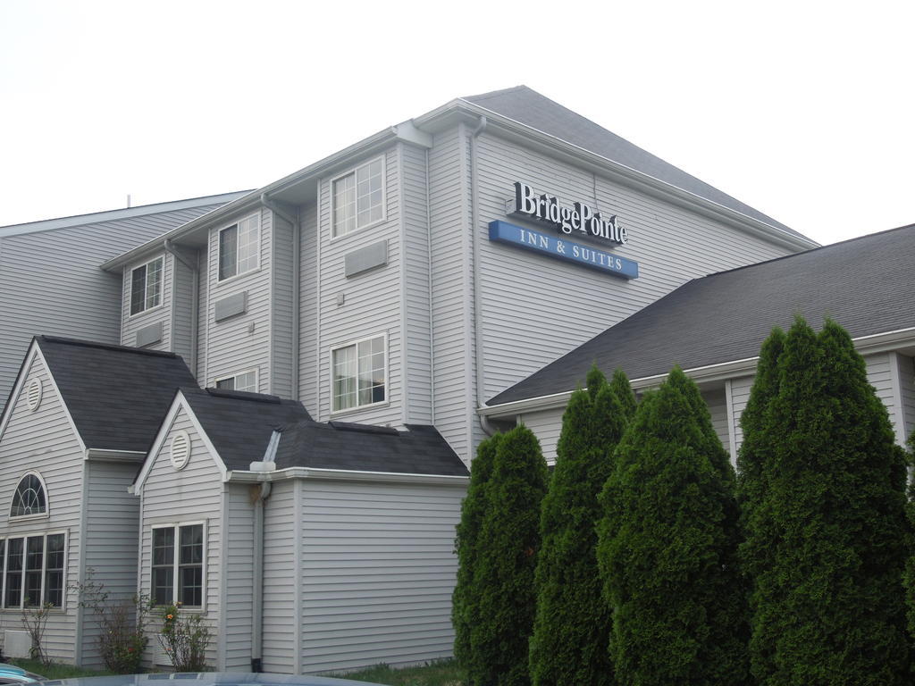 Bridgepointe Inn & Suites Toledo-Perrysburg-Rossford-Oregon-Maumee By Hollywood Casino Northwood Ngoại thất bức ảnh